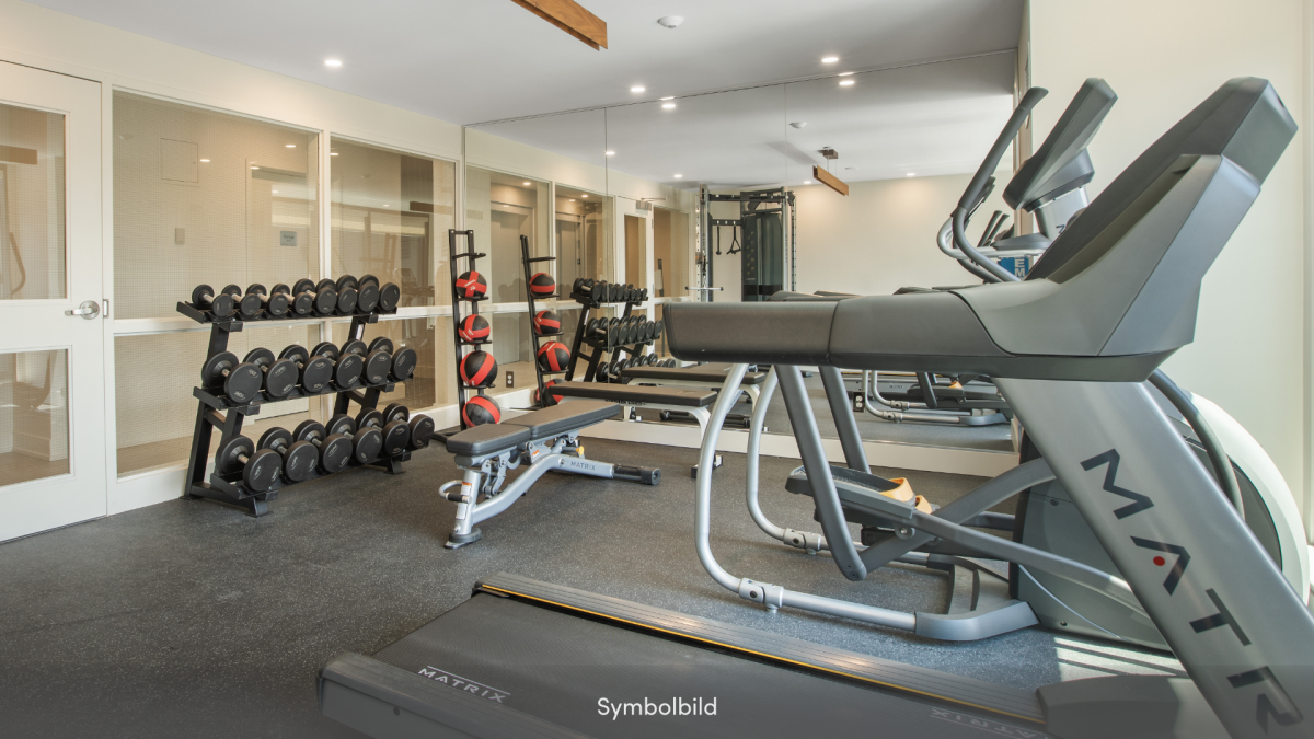 Vergleiche Activ Fitness Zürich Tiefenbrunnen mit anderen Gyms/Fitness